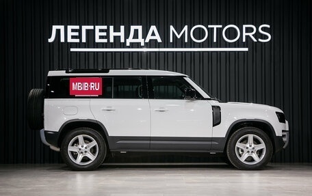 Land Rover Defender II, 2022 год, 7 990 000 рублей, 4 фотография