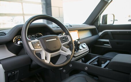 Land Rover Defender II, 2022 год, 7 990 000 рублей, 21 фотография