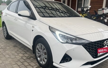 Hyundai Solaris II рестайлинг, 2021 год, 1 550 000 рублей, 5 фотография