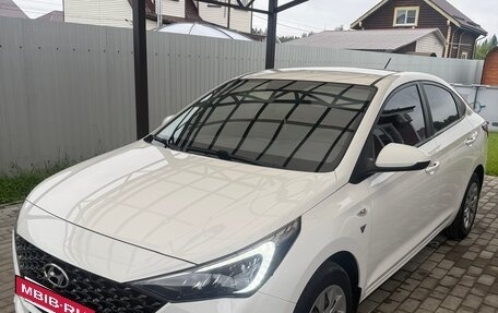 Hyundai Solaris II рестайлинг, 2021 год, 1 550 000 рублей, 4 фотография
