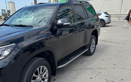 Toyota Land Cruiser Prado 150 рестайлинг 2, 2017 год, 5 100 000 рублей, 3 фотография