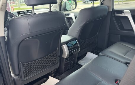 Toyota Land Cruiser Prado 150 рестайлинг 2, 2017 год, 5 100 000 рублей, 7 фотография