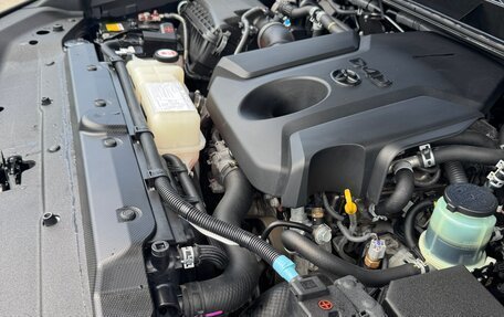 Toyota Land Cruiser Prado 150 рестайлинг 2, 2017 год, 5 100 000 рублей, 12 фотография