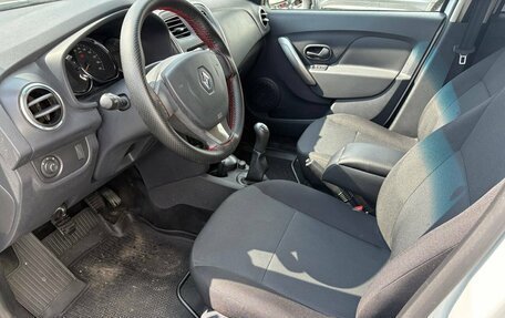 Renault Logan II, 2015 год, 575 000 рублей, 8 фотография