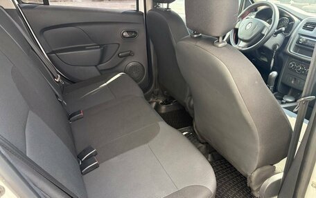 Renault Logan II, 2015 год, 575 000 рублей, 13 фотография