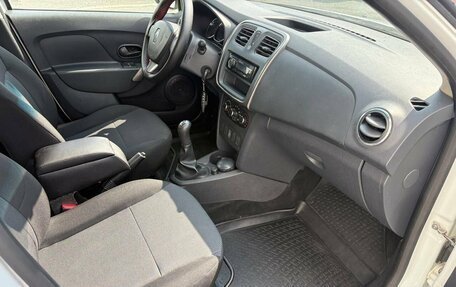 Renault Logan II, 2015 год, 575 000 рублей, 12 фотография