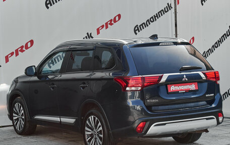 Mitsubishi Outlander III рестайлинг 3, 2019 год, 2 325 000 рублей, 4 фотография