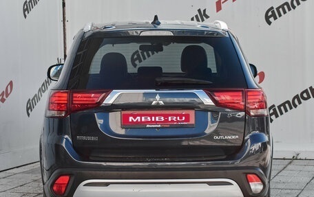 Mitsubishi Outlander III рестайлинг 3, 2019 год, 2 325 000 рублей, 5 фотография