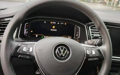 Volkswagen T-Roc I, 2022 год, 1 730 000 рублей, 13 фотография