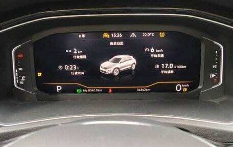 Volkswagen T-Roc I, 2022 год, 1 730 000 рублей, 15 фотография