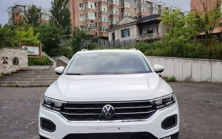 Volkswagen T-Roc I, 2022 год, 1 730 000 рублей, 3 фотография
