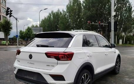 Volkswagen T-Roc I, 2022 год, 1 730 000 рублей, 6 фотография