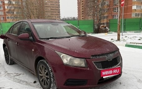 Chevrolet Cruze II, 2010 год, 500 000 рублей, 4 фотография