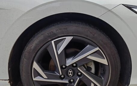 Hyundai Elantra, 2023 год, 2 400 000 рублей, 12 фотография