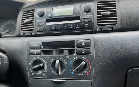 Toyota Corolla, 2004 год, 450 000 рублей, 11 фотография