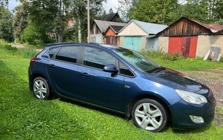 Opel Astra J, 2010 год, 720 000 рублей, 3 фотография