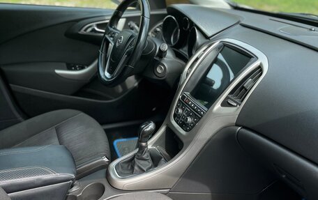 Opel Astra J, 2010 год, 720 000 рублей, 17 фотография