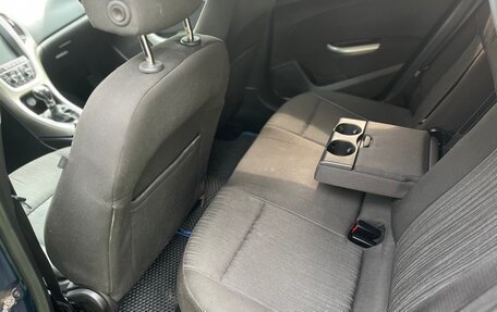 Opel Astra J, 2010 год, 720 000 рублей, 25 фотография