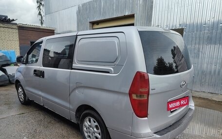 Hyundai Grand Starex Grand Starex I рестайлинг 2, 2009 год, 750 000 рублей, 3 фотография