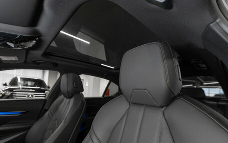 BMW 5 серия, 2025 год, 6 800 000 рублей, 10 фотография