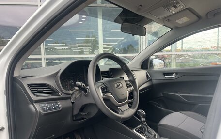 Hyundai Solaris II рестайлинг, 2021 год, 1 680 000 рублей, 7 фотография