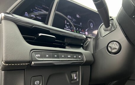 Cadillac Escalade V, 2023 год, 10 500 000 рублей, 17 фотография