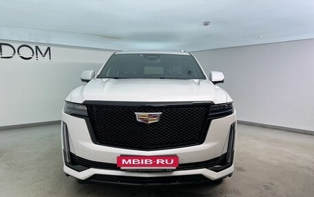 Cadillac Escalade V, 2023 год, 10 500 000 рублей, 3 фотография