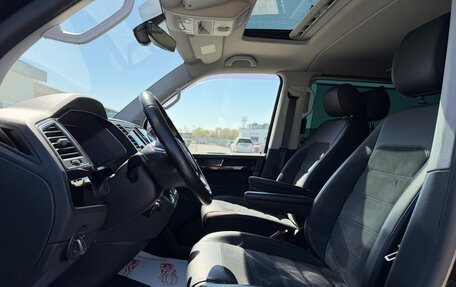 Volkswagen Multivan T6 рестайлинг, 2016 год, 4 600 000 рублей, 8 фотография