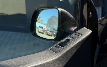 Volkswagen Multivan T6 рестайлинг, 2016 год, 4 600 000 рублей, 11 фотография