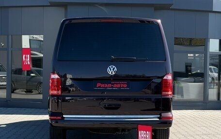 Volkswagen Multivan T6 рестайлинг, 2016 год, 4 600 000 рублей, 5 фотография