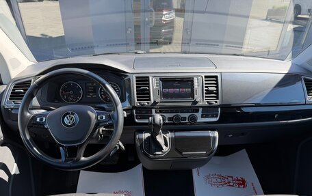Volkswagen Multivan T6 рестайлинг, 2016 год, 4 600 000 рублей, 24 фотография