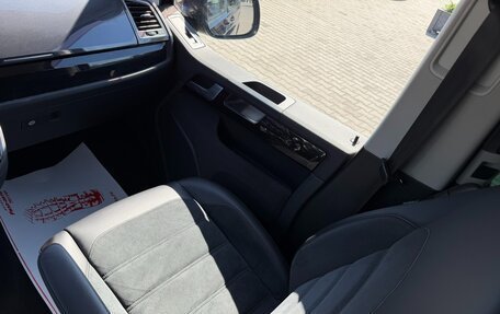 Volkswagen Multivan T6 рестайлинг, 2016 год, 4 600 000 рублей, 27 фотография