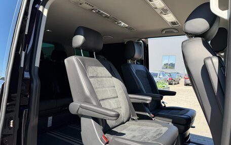 Volkswagen Multivan T6 рестайлинг, 2016 год, 4 600 000 рублей, 29 фотография