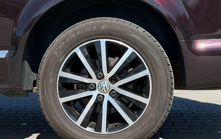 Volkswagen Multivan T6 рестайлинг, 2016 год, 4 600 000 рублей, 32 фотография