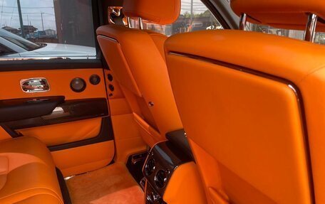 Rolls-Royce Cullinan, 2025 год, 45 500 000 рублей, 32 фотография