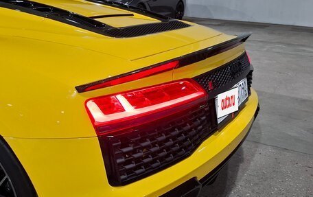 Audi R8, 2019 год, 16 990 000 рублей, 11 фотография