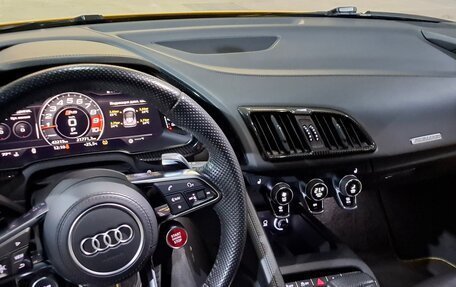 Audi R8, 2019 год, 16 990 000 рублей, 19 фотография