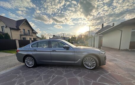 BMW 5 серия, 2018 год, 2 700 000 рублей, 3 фотография