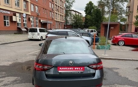 Skoda Superb III рестайлинг, 2016 год, 1 990 000 рублей, 3 фотография