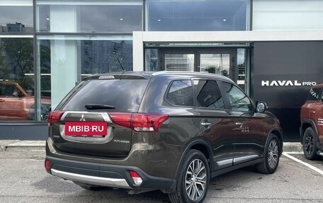 Mitsubishi Outlander III рестайлинг 3, 2015 год, 1 569 000 рублей, 5 фотография