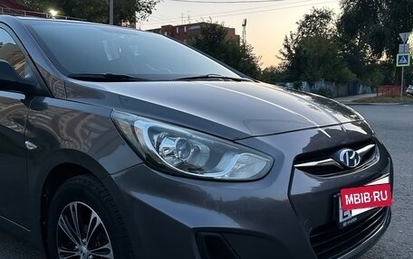 Hyundai Solaris II рестайлинг, 2011 год, 850 000 рублей, 5 фотография