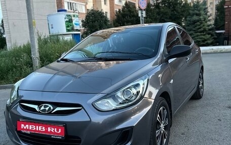 Hyundai Solaris II рестайлинг, 2011 год, 850 000 рублей, 3 фотография