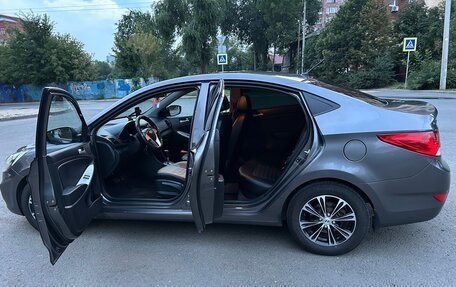 Hyundai Solaris II рестайлинг, 2011 год, 850 000 рублей, 9 фотография