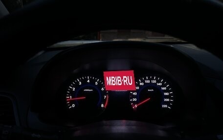 Hyundai Solaris II рестайлинг, 2011 год, 850 000 рублей, 24 фотография