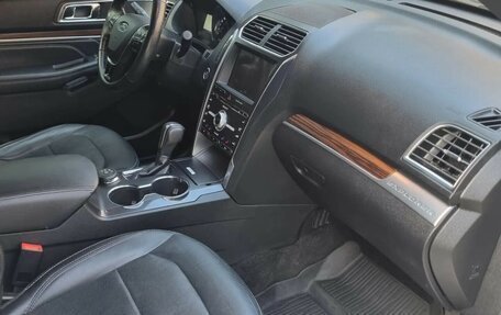 Ford Explorer VI, 2018 год, 2 590 000 рублей, 10 фотография