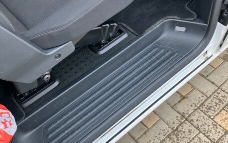 Volkswagen Caravelle T6 рестайлинг, 2018 год, 3 500 000 рублей, 8 фотография