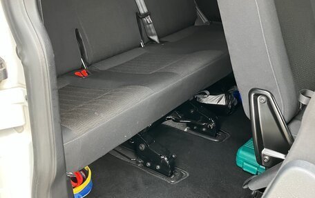 Volkswagen Caravelle T6 рестайлинг, 2018 год, 3 500 000 рублей, 11 фотография