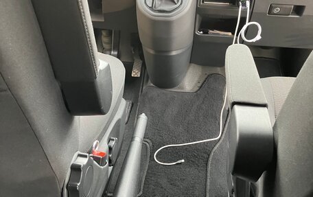 Volkswagen Caravelle T6 рестайлинг, 2018 год, 3 500 000 рублей, 4 фотография