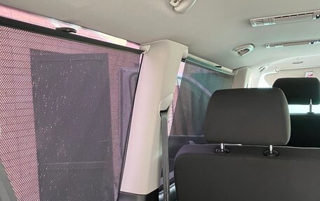 Volkswagen Caravelle T6 рестайлинг, 2018 год, 3 500 000 рублей, 18 фотография