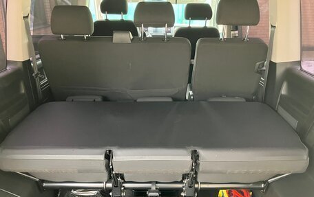 Volkswagen Caravelle T6 рестайлинг, 2018 год, 3 500 000 рублей, 24 фотография
